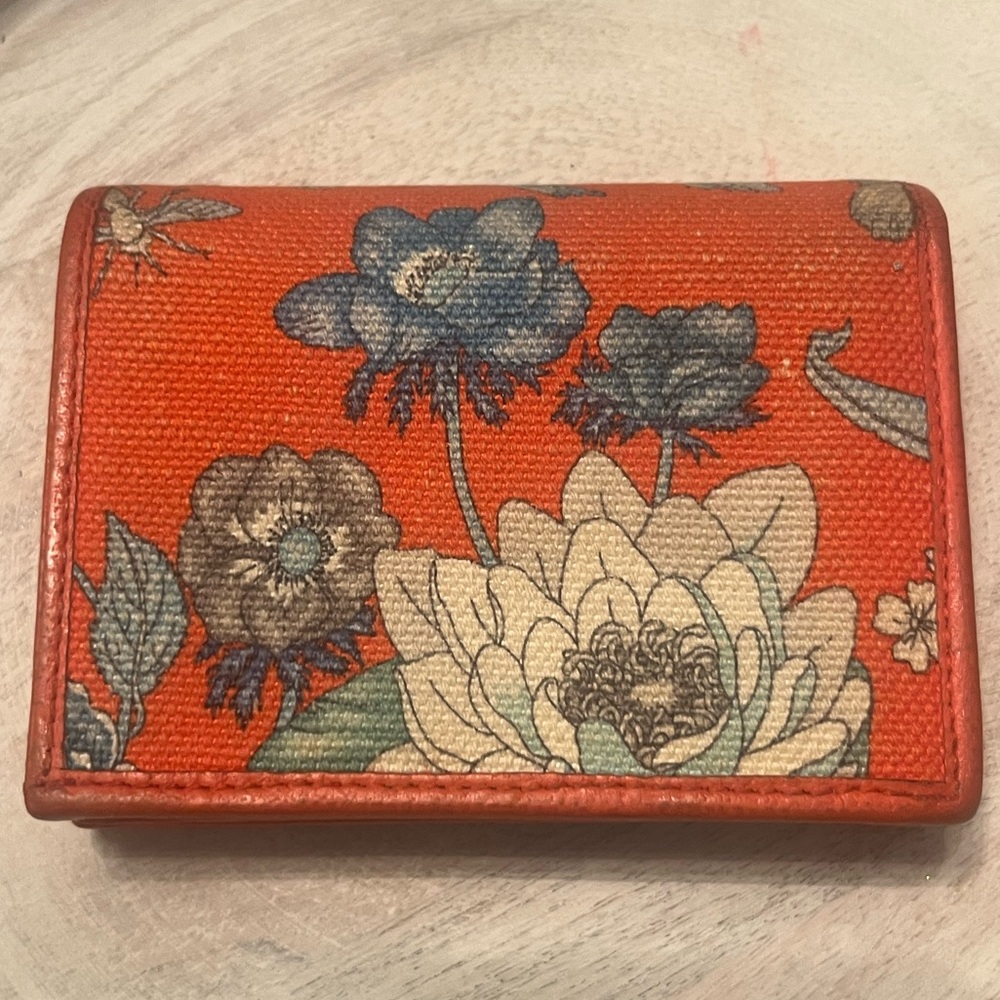 GUCCI Print Flora Limited Edition Wallet - Picture 2 of 11